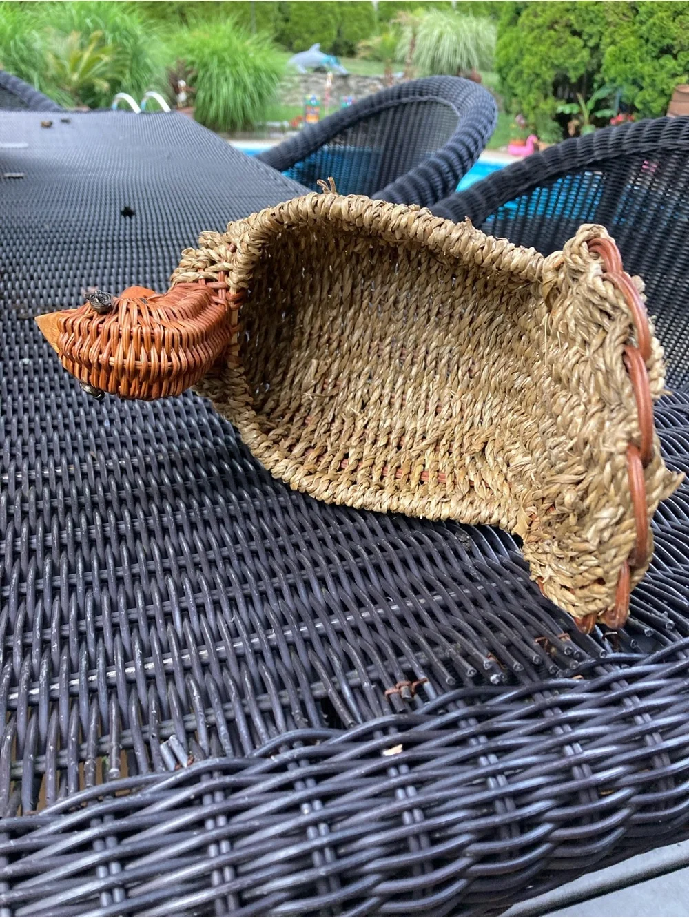 Wicker duck basket